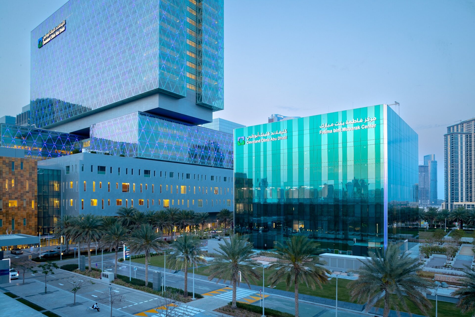 Клиника Cleveland Clinic Abu Dhabi подтвердила звание центра передового опыта в области кардиохирургии для взрослых, проведя лечение сложного стеноза аортального клапана