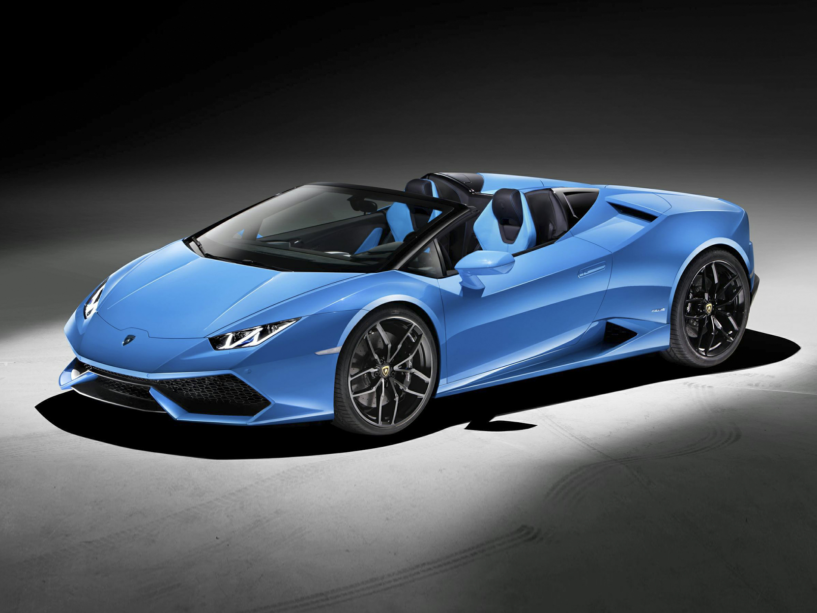 Lamborghini Abu Dhabi и Dubai представляют Huracán Sterrato в ОАЭ