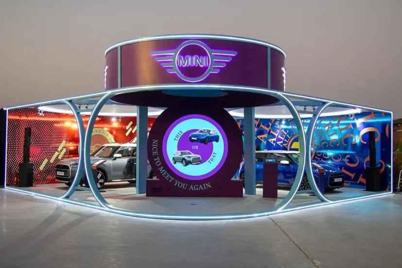 MINI впервые на Ближнем Востоке демонстрирует новый электрический MINI Cooper в Sole DXB MINI впервые на Ближнем Востоке демонстрирует новый электрический MINI Cooper в Sole DXB